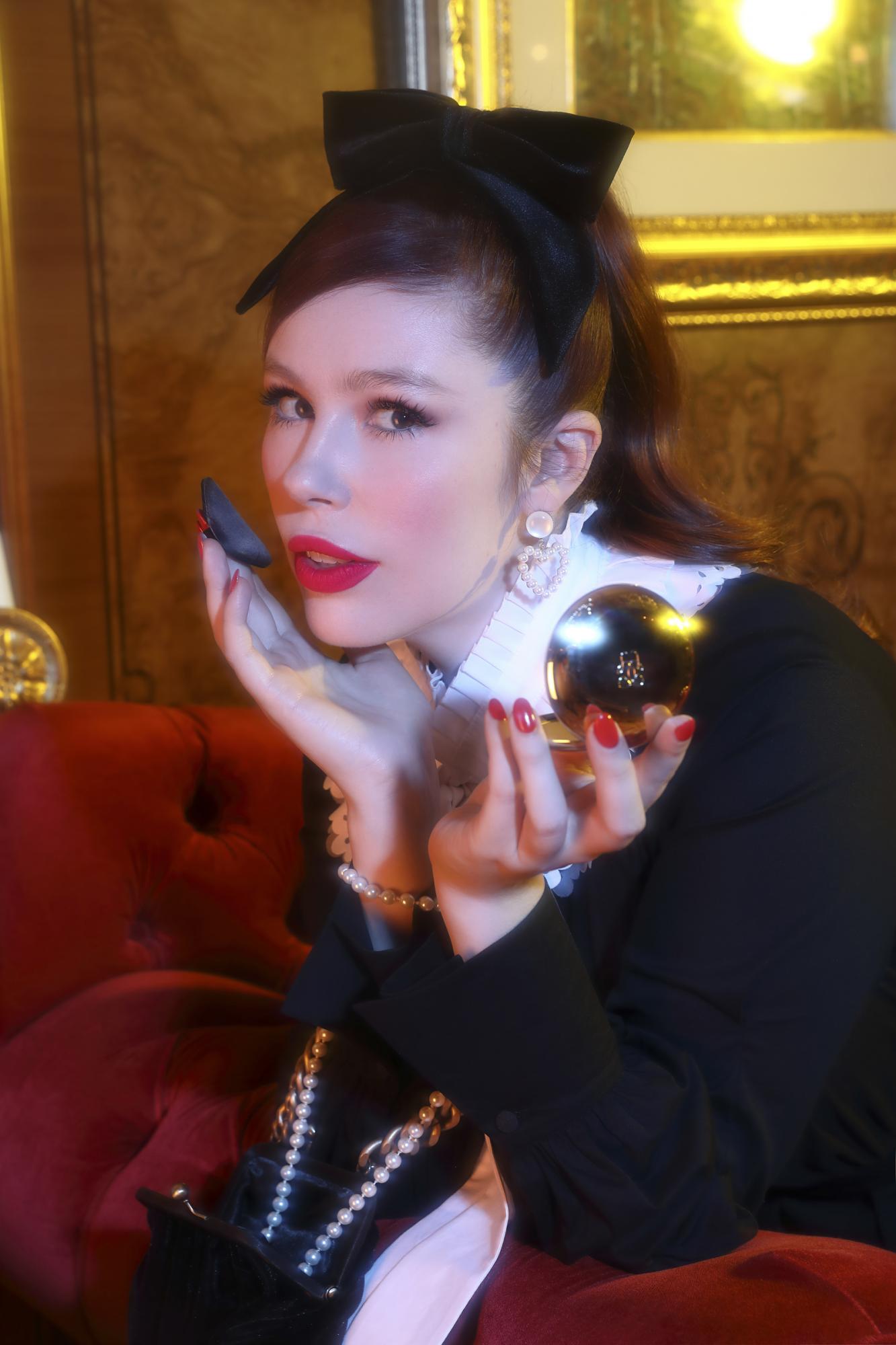 Банты, воланы и розовый: Андре Тан и Соня Плакидюк показали, как нарядиться на Новый год (фото)